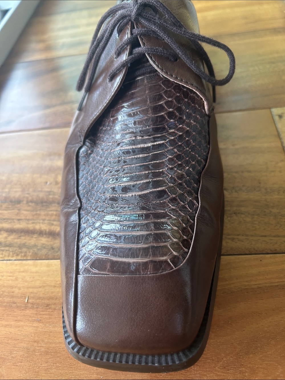 Georgio Brutini  Brown Leather Lace-Up Dress Shoe  Snake Skin.
